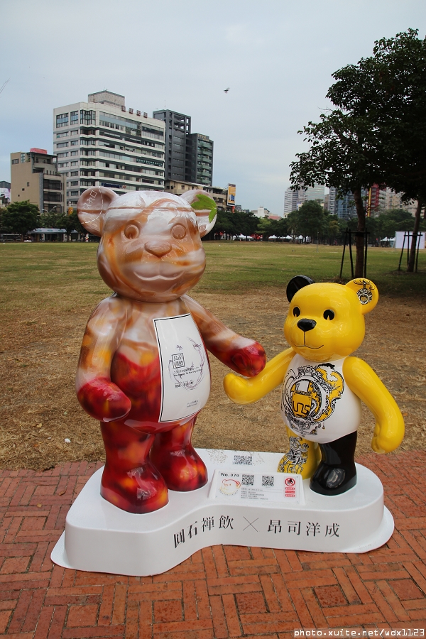 2014泰迪熊台中樂活嘉年華:2014泰迪熊樂活嘉年華✪100+2親子熊到齊❤金古錐~103.12.09更新