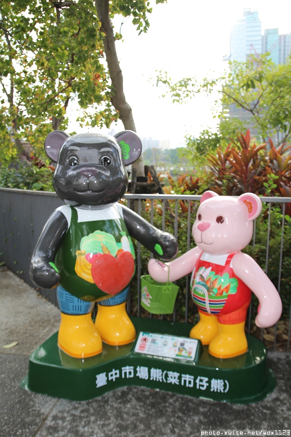 2014泰迪熊台中樂活嘉年華:2014泰迪熊樂活嘉年華✪100+2親子熊到齊❤金古錐~103.12.09更新