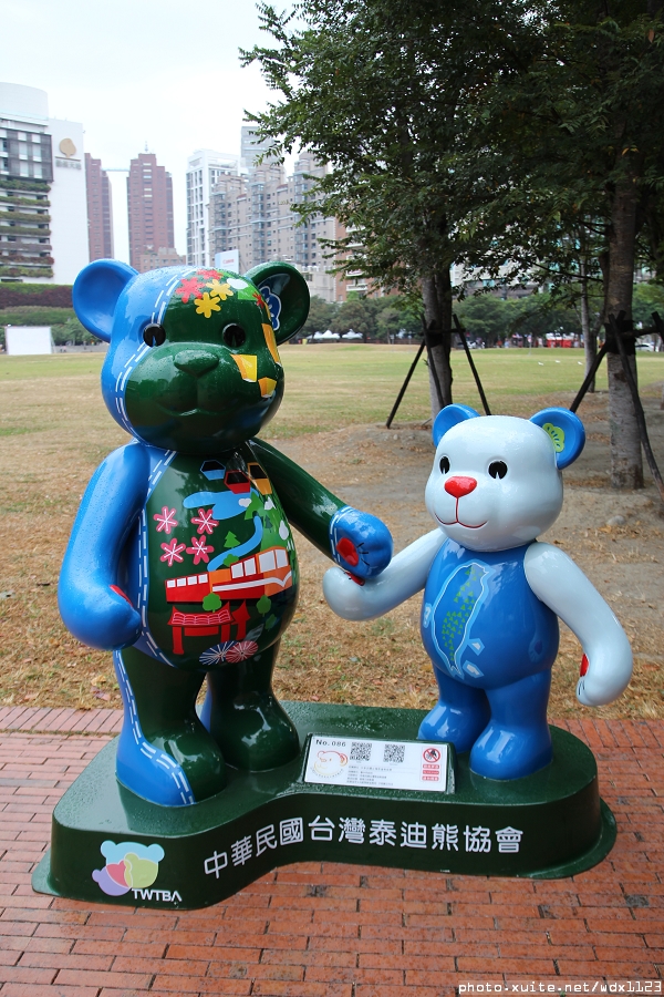 2014泰迪熊台中樂活嘉年華:2014泰迪熊樂活嘉年華✪100+2親子熊到齊❤金古錐~103.12.09更新
