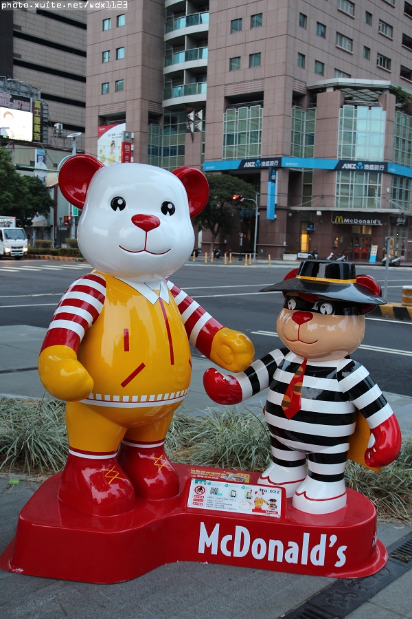 2014泰迪熊台中樂活嘉年華:2014泰迪熊樂活嘉年華✪100+2親子熊到齊❤金古錐~103.12.09更新