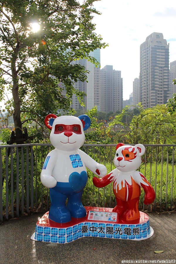 2014泰迪熊台中樂活嘉年華:2014泰迪熊樂活嘉年華✪100+2親子熊到齊❤金古錐~103.12.09更新