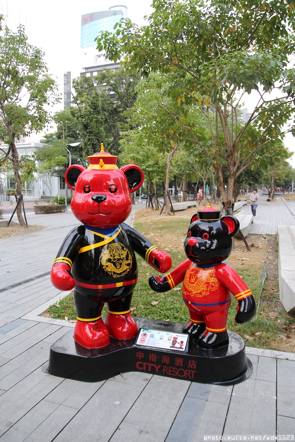 2014泰迪熊台中樂活嘉年華:2014泰迪熊樂活嘉年華✪100+2親子熊到齊❤金古錐~103.12.09更新