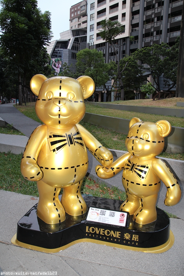 2014泰迪熊台中樂活嘉年華:2014泰迪熊樂活嘉年華✪100+2親子熊到齊❤金古錐~103.12.09更新