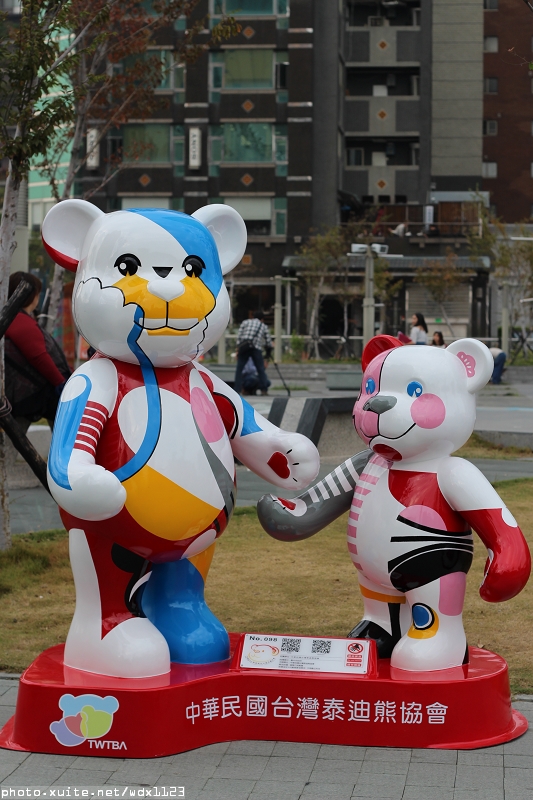 2014泰迪熊台中樂活嘉年華:2014泰迪熊樂活嘉年華✪100+2親子熊到齊❤金古錐~103.12.09更新