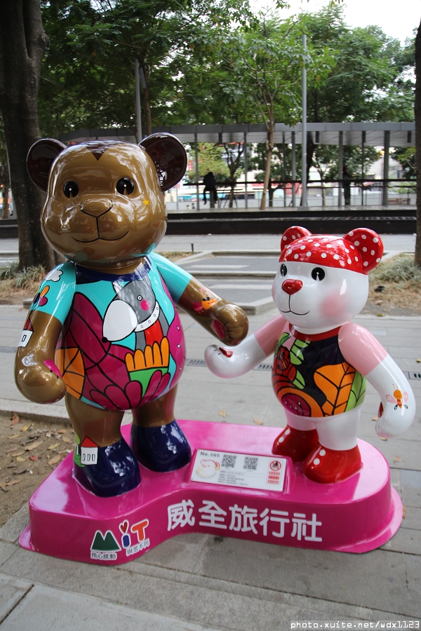 2014泰迪熊台中樂活嘉年華:2014泰迪熊樂活嘉年華✪100+2親子熊到齊❤金古錐~103.12.09更新