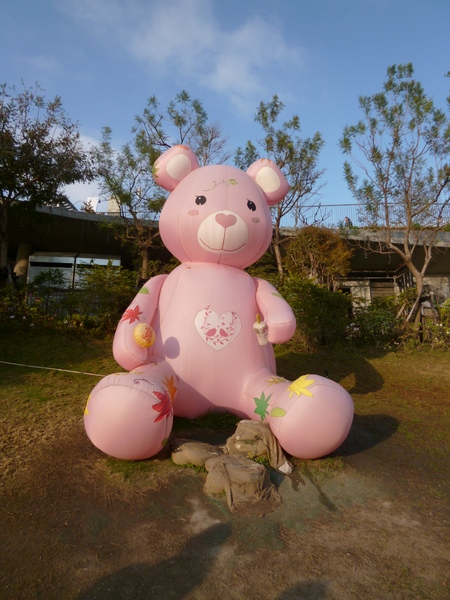 秋紅谷廣場：【台中】漫步台中綠森林－秋紅谷廣場