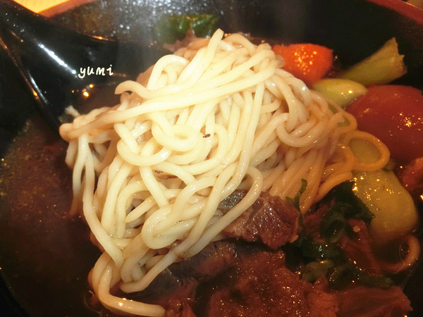 太初麵食りようり:【台中食記】在五星級的用餐環境享受平價美食@太初麵食りようり