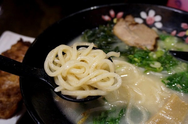 滿來溫泉拉麵：[新北投] 滿來溫泉拉麵：台日混搭懷舊風，CP值不錯