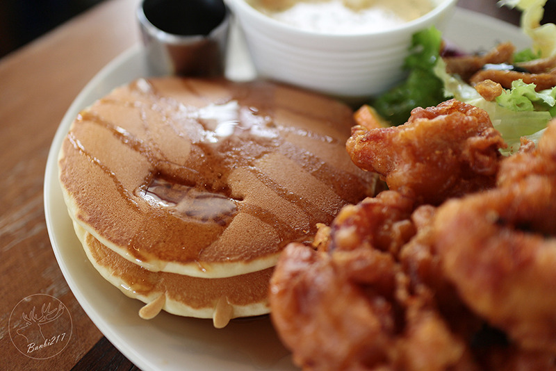 Banbi217 美食旅遊: 田樂二店小公園 For Farm Burger-日式漢堡與炸雞鬆餅,早午餐,下午茶,咖啡館(台中美食)