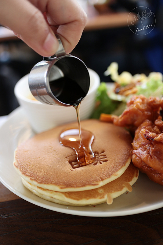 Banbi217 美食旅遊: 田樂二店小公園 For Farm Burger-日式漢堡與炸雞鬆餅,早午餐,下午茶,咖啡館(台中美食)