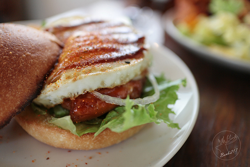 Banbi217 美食旅遊: 田樂二店小公園 For Farm Burger-日式漢堡與炸雞鬆餅,早午餐,下午茶,咖啡館(台中美食)