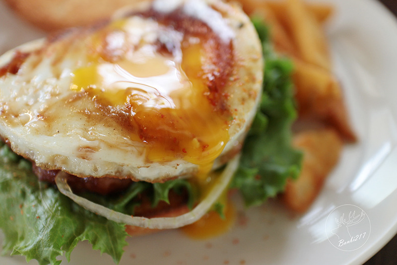 Banbi217 美食旅遊: 田樂二店小公園 For Farm Burger-日式漢堡與炸雞鬆餅,早午餐,下午茶,咖啡館(台中美食)