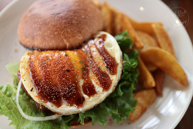 Banbi217 美食旅遊: 田樂二店小公園 For Farm Burger-日式漢堡與炸雞鬆餅,早午餐,下午茶,咖啡館(台中美食)