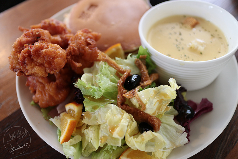 Banbi217 美食旅遊: 田樂二店小公園 For Farm Burger-日式漢堡與炸雞鬆餅,早午餐,下午茶,咖啡館(台中美食)