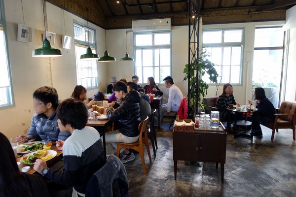 for Farm Burger‧田樂(小公園店)：(胖樺食記)台中必吃早餐”for Farm Burger田樂小公園店”。隱身民宅的優哉鄉村風(內含2016年完整菜單)