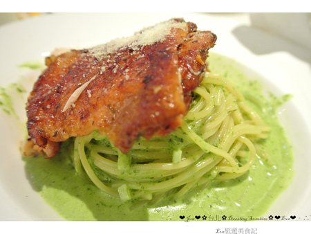 Dazzling Cafe Sunshine(3店)：【食記】oO。。台北　信義區　A11館　Dazzling Cafe SunShine　蜜糖吐司　義大利麵　燉飯　咖啡　輕食　三明治　奶油像瀑布一樣流潟而下的蜜糖吐司，讓人看了好想大口大口吃～oO。o○。　