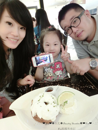 Dazzling Cafe Sunshine(3店)：【食記】oO。。台北　信義區　A11館　Dazzling Cafe SunShine　蜜糖吐司　義大利麵　燉飯　咖啡　輕食　三明治　奶油像瀑布一樣流潟而下的蜜糖吐司，讓人看了好想大口大口吃～oO。o○。　