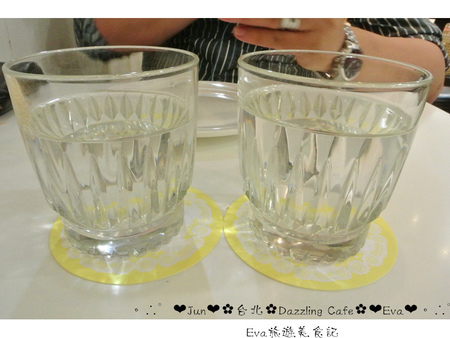 Dazzling Cafe Sunshine(3店):【食記】oO。台北 Dazzling Cafe Sunshine 白鬼鬼蜜糖吐司之不給蜜糖就搗蛋~。o○。