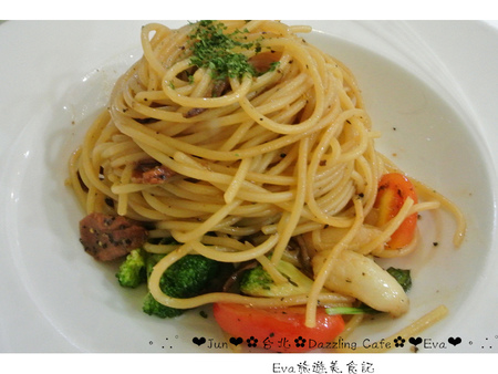Dazzling Cafe Sunshine(3店):【食記】oO。台北 Dazzling Cafe Sunshine 白鬼鬼蜜糖吐司之不給蜜糖就搗蛋~。o○。