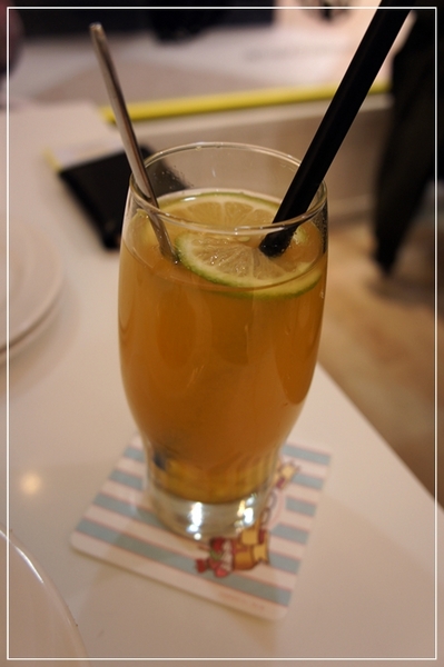 Dazzling cafe Sunshine(三店)：[Cafe] 初訪★Dazzling cafe★ 肖想很久的蜜糖吐司，終於讓我品嚐到囉!!!