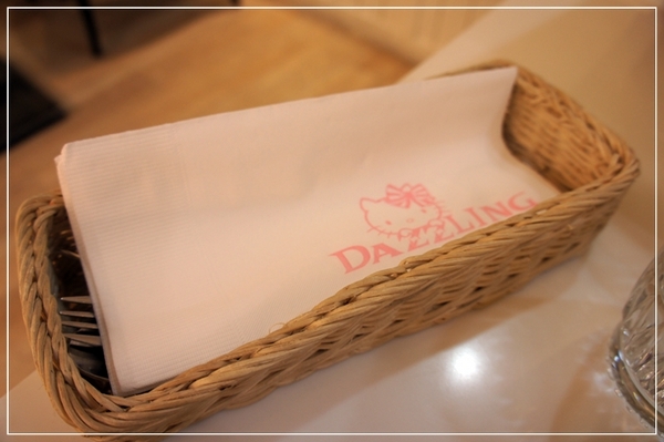 Dazzling cafe Sunshine(三店)：[Cafe] 初訪★Dazzling cafe★ 肖想很久的蜜糖吐司，終於讓我品嚐到囉!!!