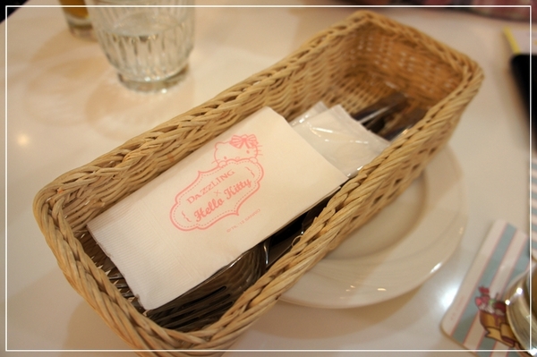 Dazzling cafe Sunshine(三店)：[Cafe] 初訪★Dazzling cafe★ 肖想很久的蜜糖吐司，終於讓我品嚐到囉!!!