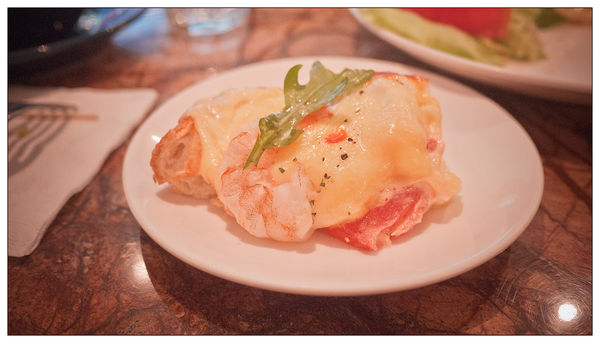 路燈咖啡 Light cafe:【食記】 台北 路燈咖啡_線條優美的公館微型咖啡廳