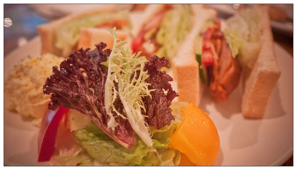 路燈咖啡 Light cafe:【食記】 台北 路燈咖啡_線條優美的公館微型咖啡廳