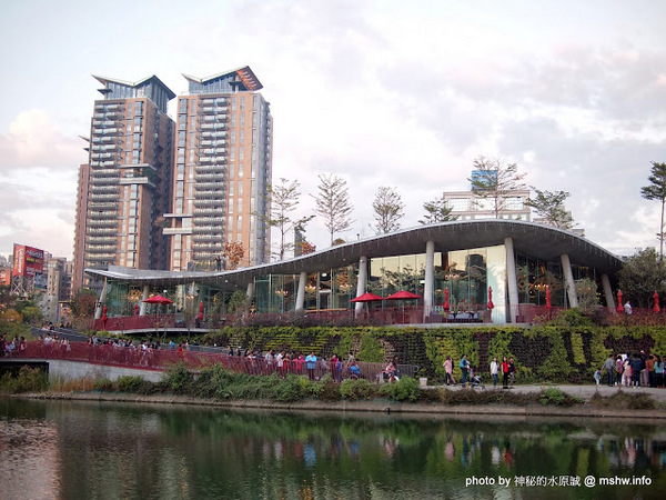 四月南風：【食記】【景點】台中西屯-四月南風伴手禮-長崎蛋糕 Castela 卡斯提拉@秋紅谷 : Let’s run away! 台中一日遊~秋紅谷景觀公園