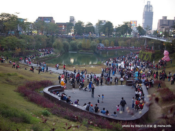 四月南風：【食記】【景點】台中西屯-四月南風伴手禮-長崎蛋糕 Castela 卡斯提拉@秋紅谷 : Let’s run away! 台中一日遊~秋紅谷景觀公園