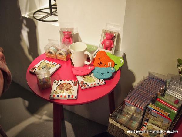 四月南風：【食記】【景點】台中西屯-四月南風伴手禮-長崎蛋糕 Castela 卡斯提拉@秋紅谷 : Let’s run away! 台中一日遊~秋紅谷景觀公園