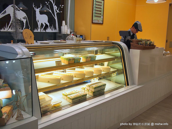 四月南風：【食記】【景點】台中西屯-四月南風伴手禮-長崎蛋糕 Castela 卡斯提拉@秋紅谷 : Let’s run away! 台中一日遊~秋紅谷景觀公園