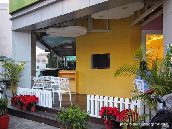 四月南風：【食記】【景點】台中西屯-四月南風伴手禮-長崎蛋糕 Castela 卡斯提拉@秋紅谷 : Let’s run away! 台中一日遊~秋紅谷景觀公園