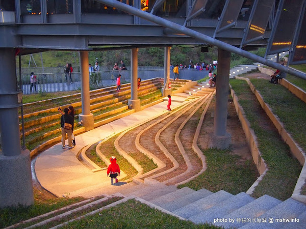 四月南風：【食記】【景點】台中西屯-四月南風伴手禮-長崎蛋糕 Castela 卡斯提拉@秋紅谷 : Let’s run away! 台中一日遊~秋紅谷景觀公園