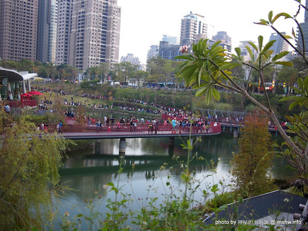 四月南風：【食記】【景點】台中西屯-四月南風伴手禮-長崎蛋糕 Castela 卡斯提拉@秋紅谷 : Let’s run away! 台中一日遊~秋紅谷景觀公園