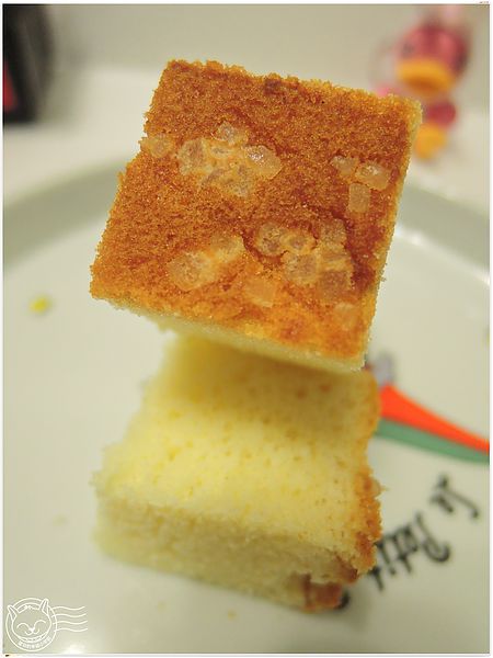 四月南風:【星羽是吃貨-宅配】Q甜ㄎㄠˊㄎㄠˊ長崎蛋糕,連星羽都吃到欲罷不能喔!~四月南風。