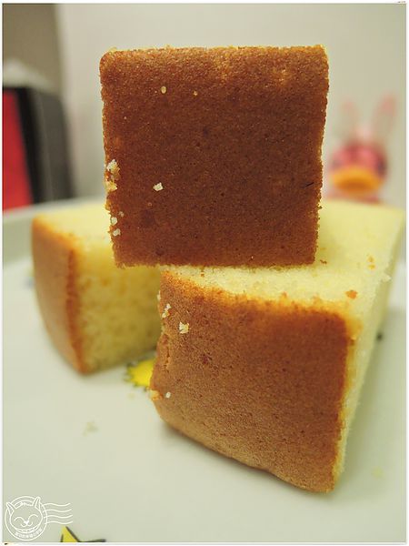 四月南風:【星羽是吃貨-宅配】Q甜ㄎㄠˊㄎㄠˊ長崎蛋糕,連星羽都吃到欲罷不能喔!~四月南風。