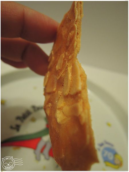 四月南風:【星羽是吃貨-宅配】Q甜ㄎㄠˊㄎㄠˊ長崎蛋糕,連星羽都吃到欲罷不能喔!~四月南風。