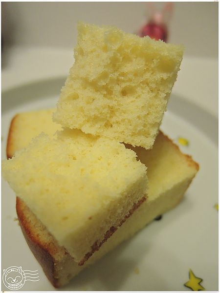 四月南風:【星羽是吃貨-宅配】Q甜ㄎㄠˊㄎㄠˊ長崎蛋糕,連星羽都吃到欲罷不能喔!~四月南風。