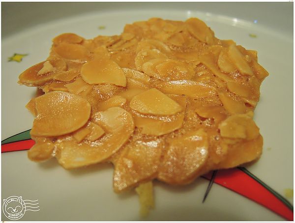 四月南風:【星羽是吃貨-宅配】Q甜ㄎㄠˊㄎㄠˊ長崎蛋糕,連星羽都吃到欲罷不能喔!~四月南風。