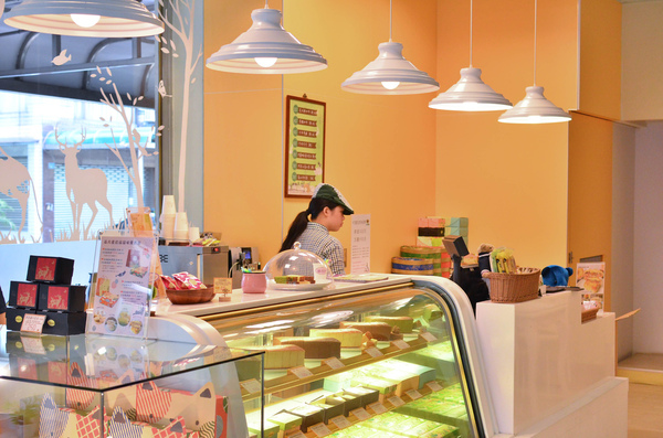 四月南風：『台中||西屯』連包裝都想收藏起來！-四月南風 中秋禮盒 “愛評體驗團”