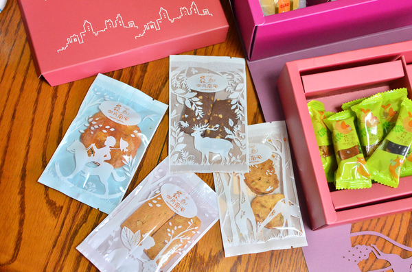 四月南風：『台中||西屯』連包裝都想收藏起來！-四月南風 中秋禮盒 “愛評體驗團”