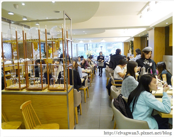 台北-捷運中山站-佐曼咖啡-Jumane Cafe-早午餐-Brunch-人氣店-排隊店-巷弄美食-法式歐蕾吐司-海洋挪威-燻鮭魚-9-384-1