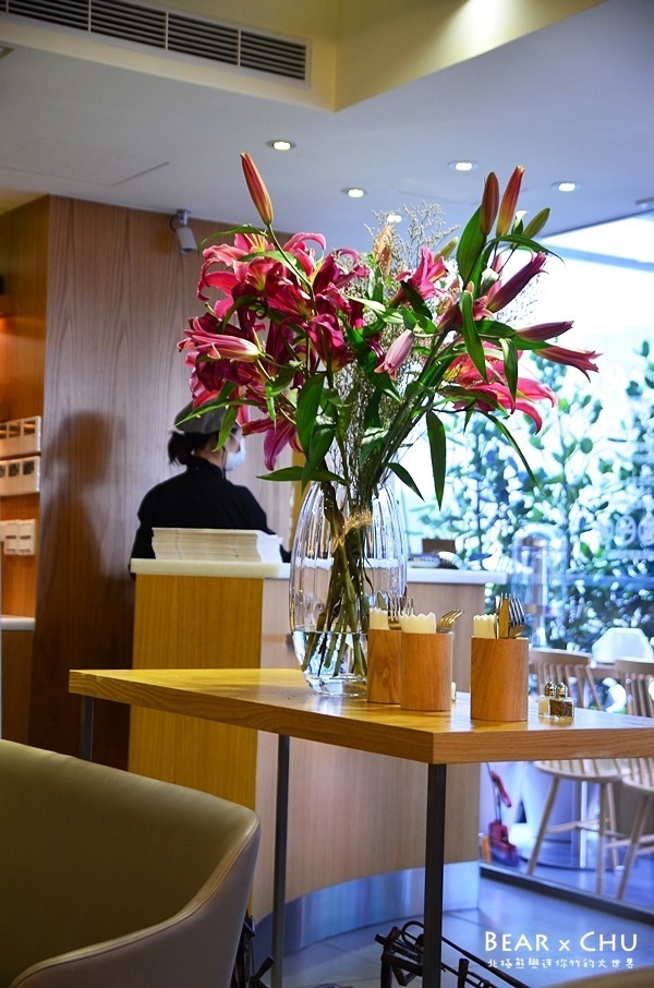 佐曼咖啡館:【台北中山區】中山捷運站附近Jumane Cafe' 佐曼咖啡館‧推薦法式歐蕾吐司與早午餐都美味