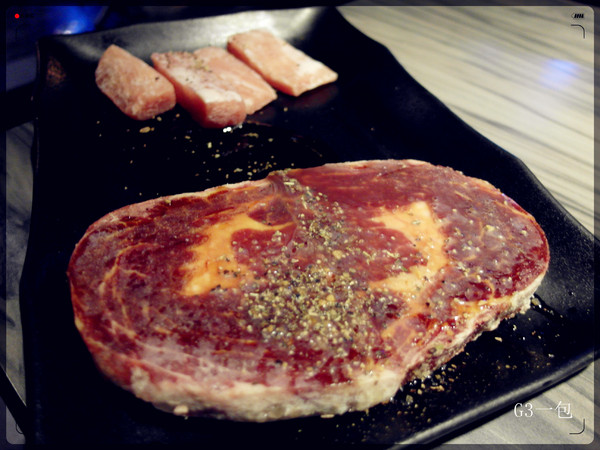 好客-音樂料理-現場LIVE演唱(市府店)：【口碑券09】市府捷運站一號出口「好客-音樂料理 (市府店)」