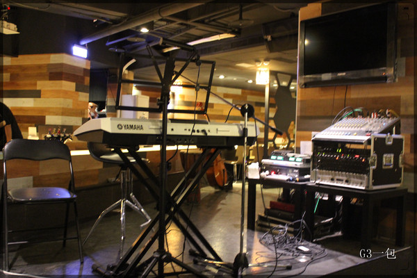 好客-音樂料理-現場LIVE演唱(市府店)：【口碑券09】市府捷運站一號出口「好客-音樂料理 (市府店)」