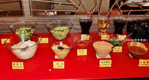 香辣天頂級麻辣鴛鴦鍋:「香辣天頂級麻辣鴛鴦鍋」香濃味美的牛奶味噌鍋~