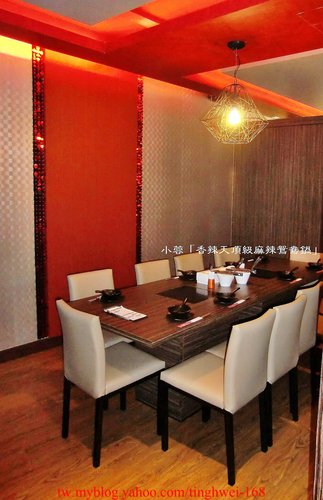 香辣天頂級麻辣鴛鴦鍋:「香辣天頂級麻辣鴛鴦鍋」香濃味美的牛奶味噌鍋~