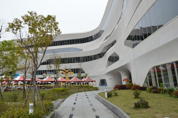 國立公共資訊圖書館24