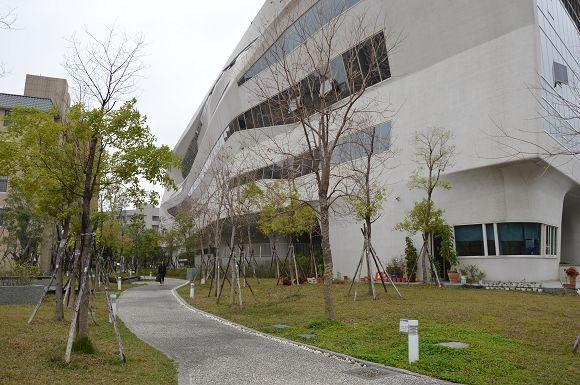 國立公共資訊圖書館13